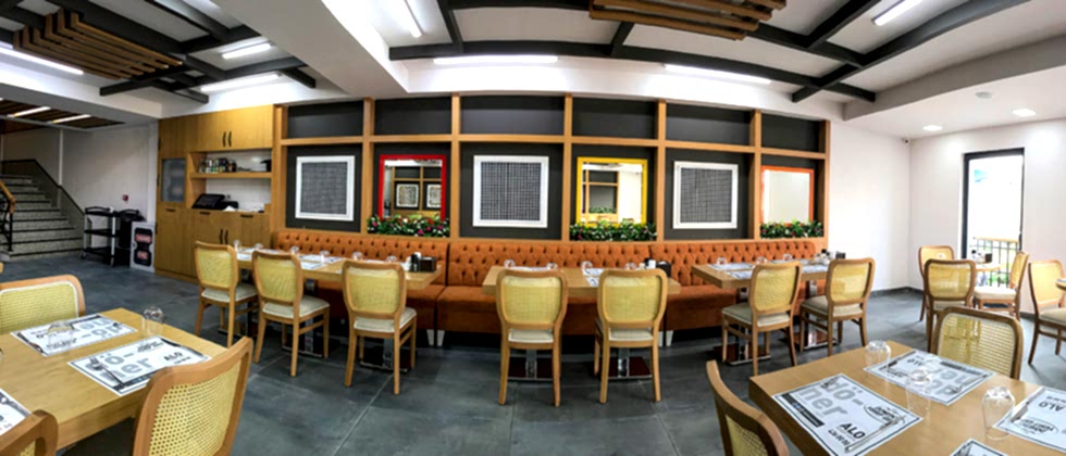 Aynalı Salon