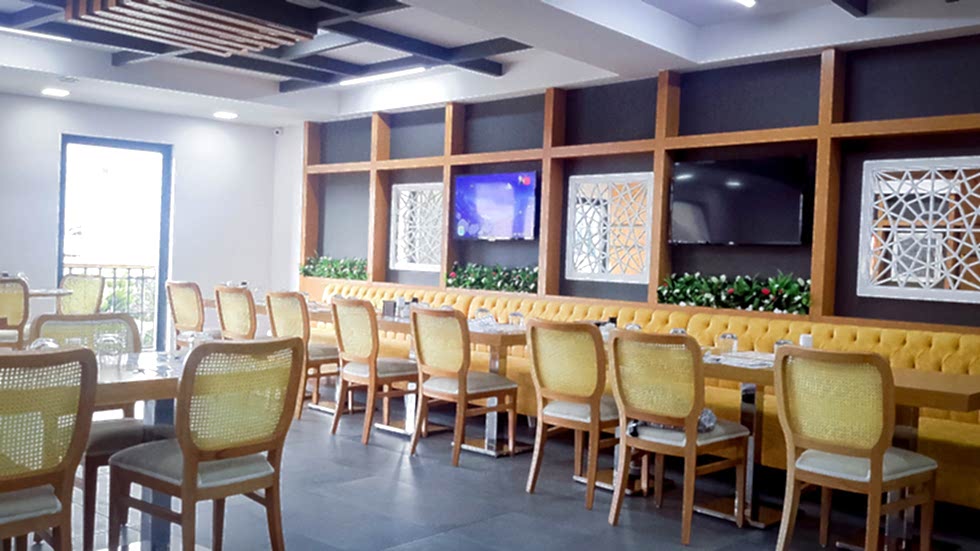 Aynalı Salon