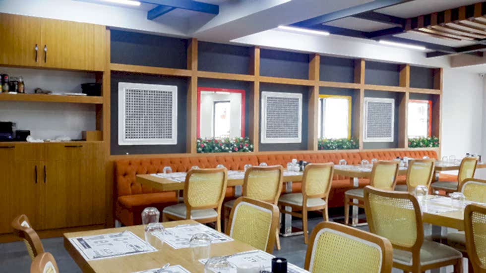 Aynalı Salon