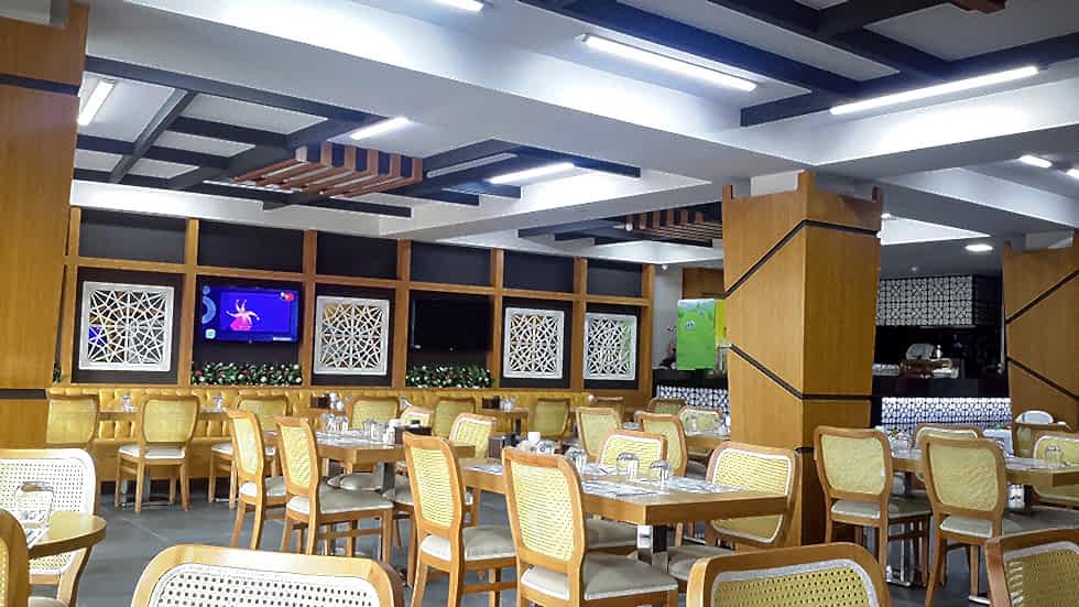 Aynalı Salon