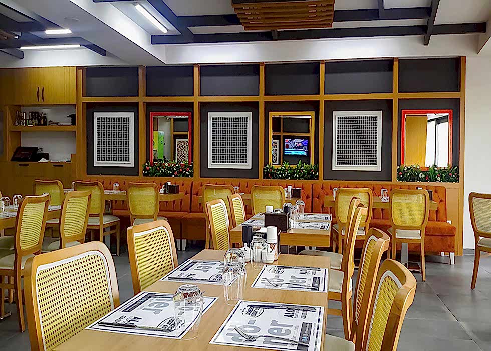 Aynalı Salon