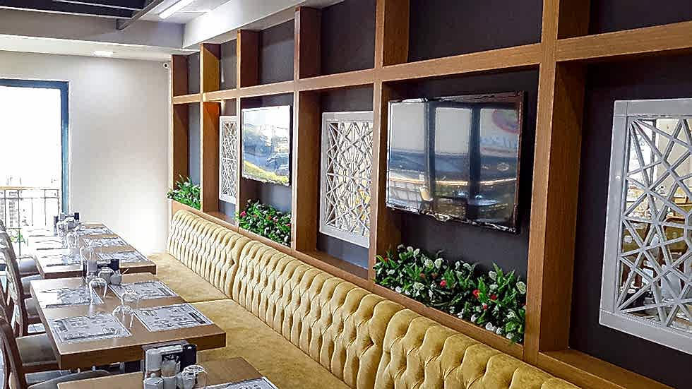 Aynalı Salon